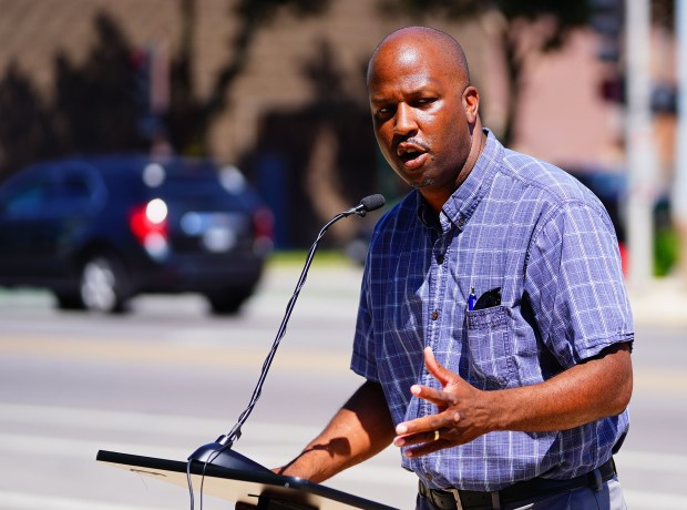 Forest Park Mayor Rory Hoskins speaks at an event on June 5, 2021. (Kevin Tanaka/for the Pioneer Press)