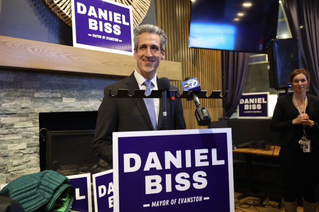 Evanston Mayor Daniel Biss addresses supporters at his election night party at Bluestone restaurant on April 1, 2025, in Evanston. (John J. Kim/Chicago Tribune)