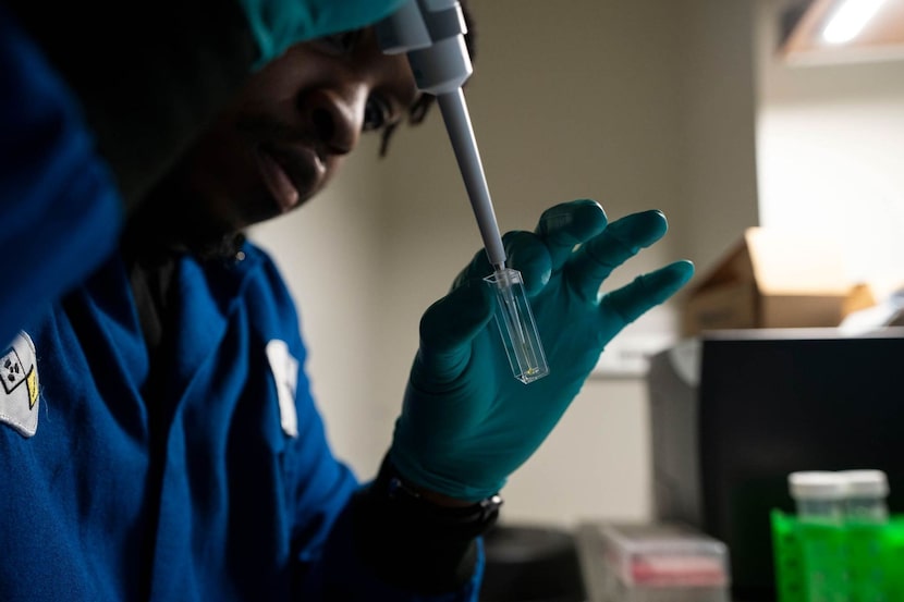 Bioengineering graduate student Maxwell Quaye working in Girgis Obaid's lab.